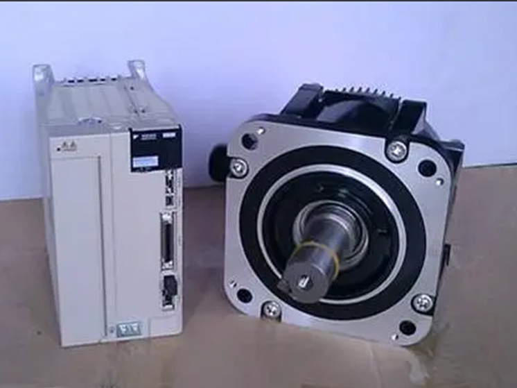 安川YASKAWA伺服电机