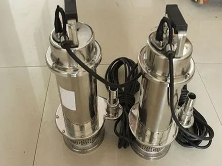 英国斯 QWP型不锈钢防爆潜水排污泵案例